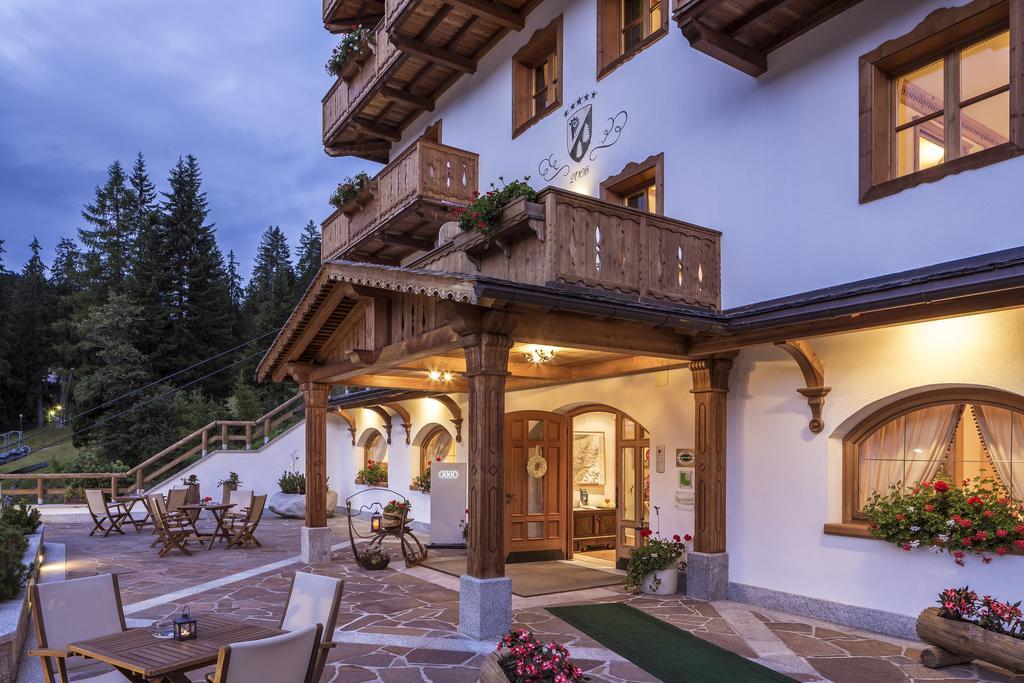 Hotel Chalet Del Sogno Мадонна-ди-Кампильо Экстерьер фото