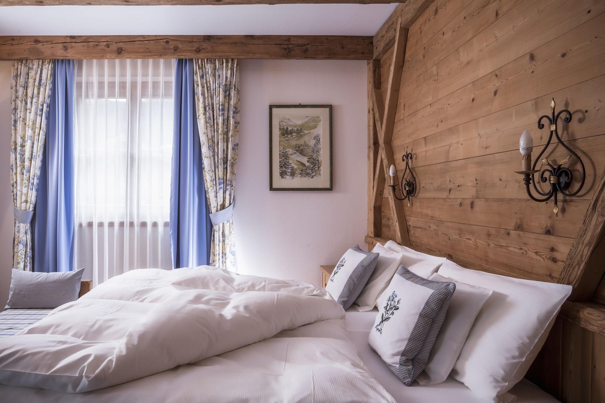 Hotel Chalet Del Sogno Мадонна-ди-Кампильо Экстерьер фото