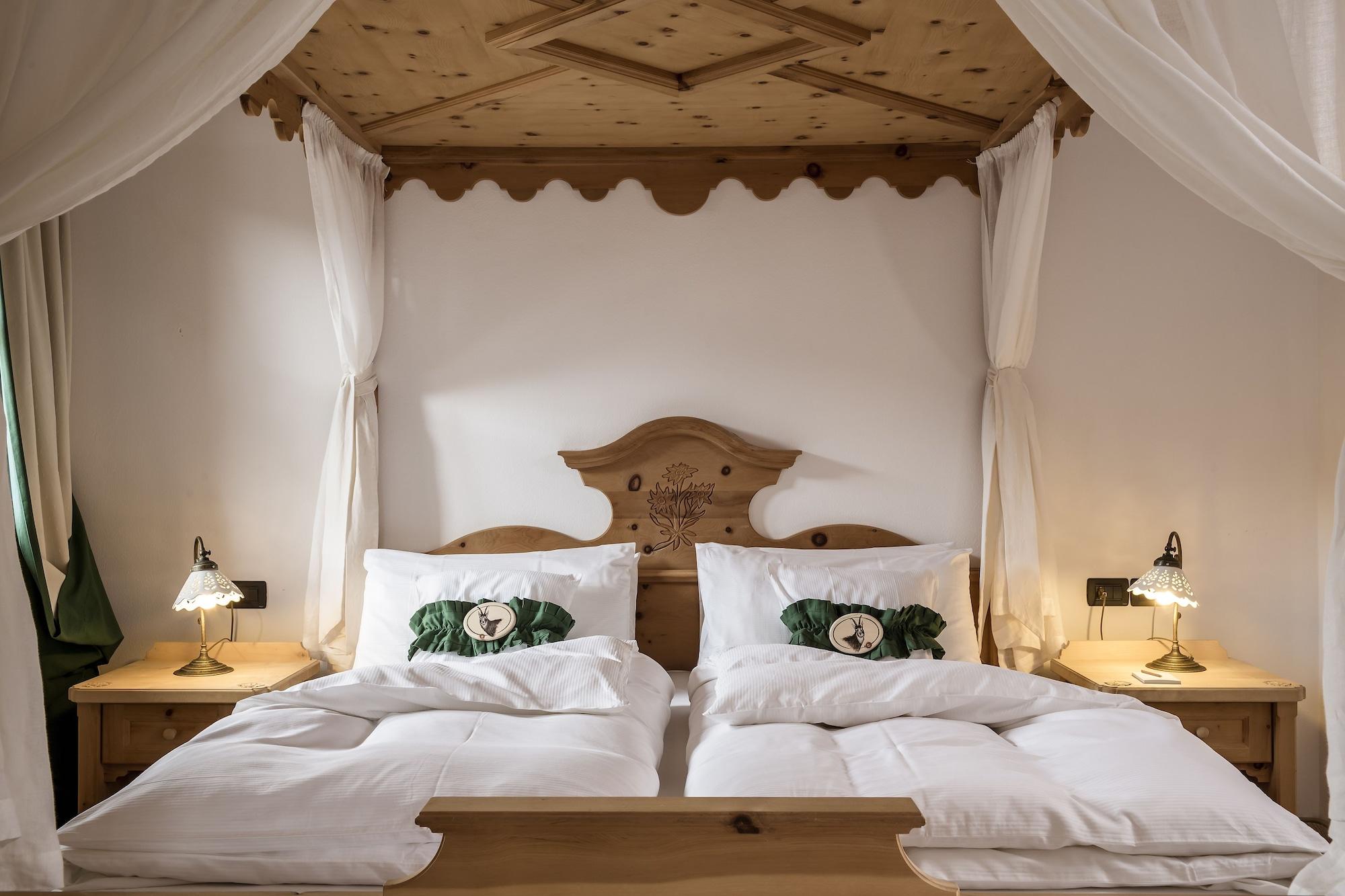 Hotel Chalet Del Sogno Мадонна-ди-Кампильо Экстерьер фото