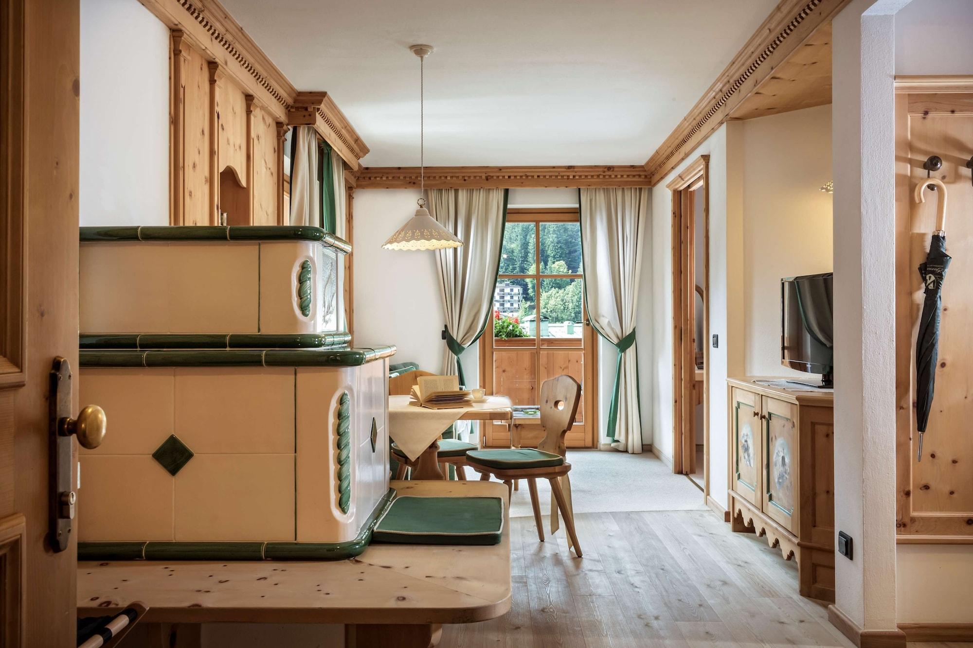 Hotel Chalet Del Sogno Мадонна-ди-Кампильо Экстерьер фото